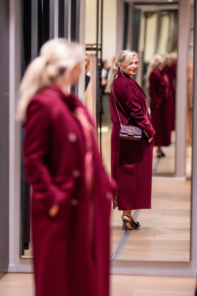 Intrend Fall/Winter 25: Mantel in Rot