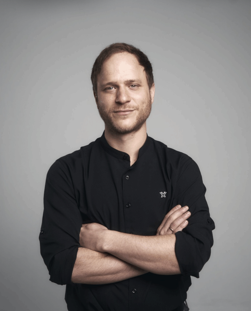 Porträtbild von Filmemacher Adrian Goiginger