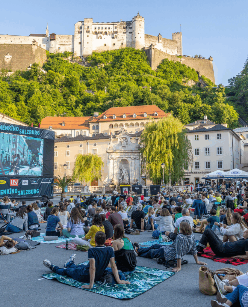Sternenkino Salzburg mit Blick auf die Festung Hohensalzburg