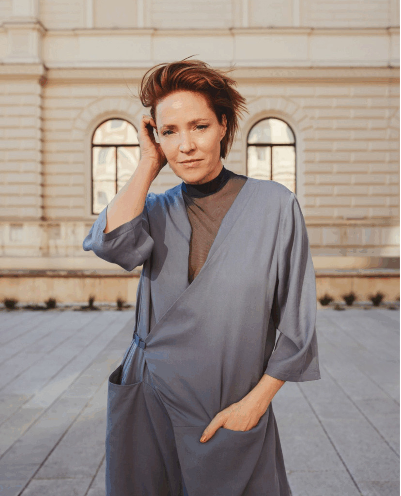 Porträtbild von Schauspielerin Patricia Aulitzky