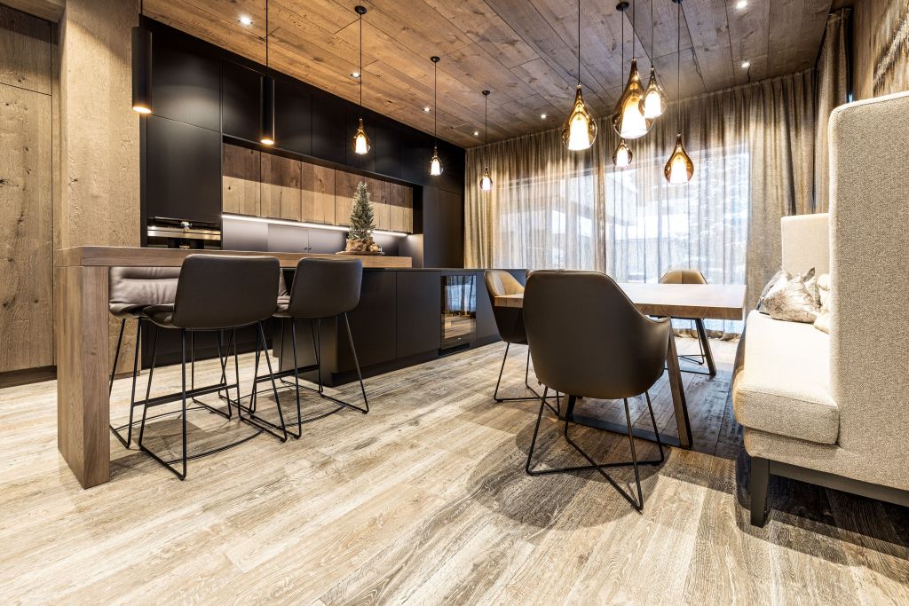 Eine Innenausstattung aus Holz für ein Wohnzimmer der Tischlerei Huber